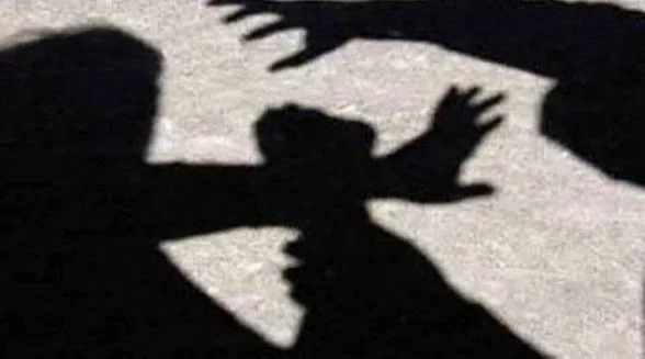खौफनाक वारदात: पत्नी और 4 साल के बेटे को बनाया जानलेवा हमले का निशाना